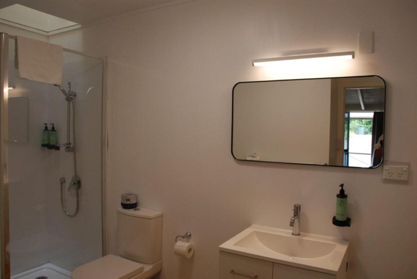 Vr Auckland Airport Hotel Exterior photo
