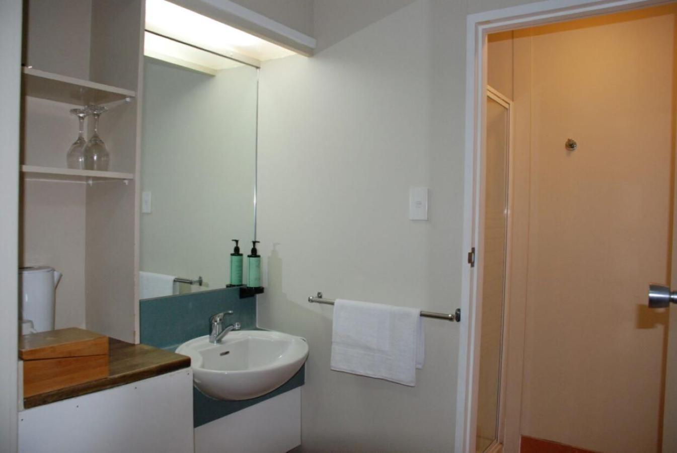Vr Auckland Airport Hotel Exterior photo