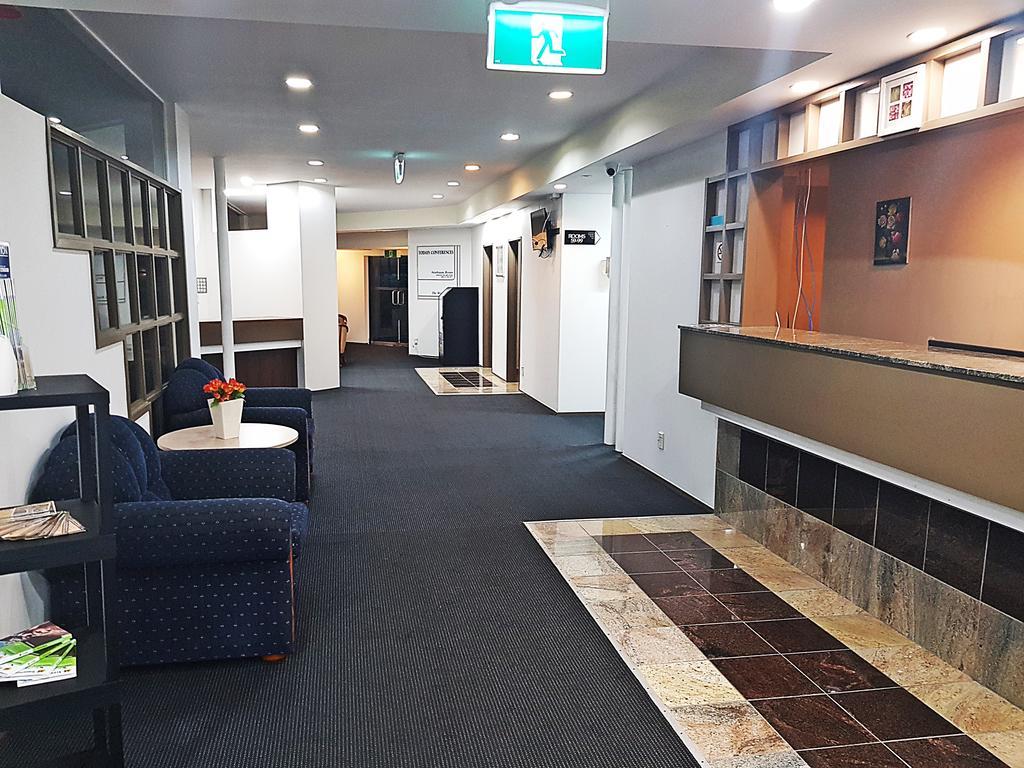 Vr Auckland Airport Hotel Exterior photo